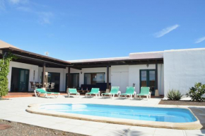 Villa spacieuse et lumineuse avec piscine Chauffée, La Oliva
